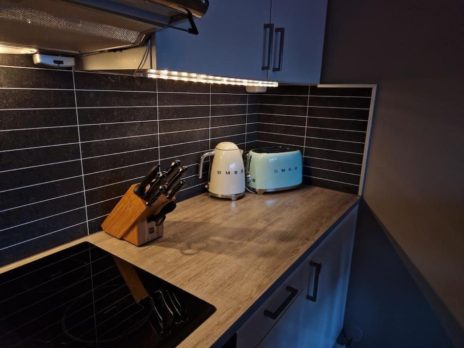 Private In Apartment *