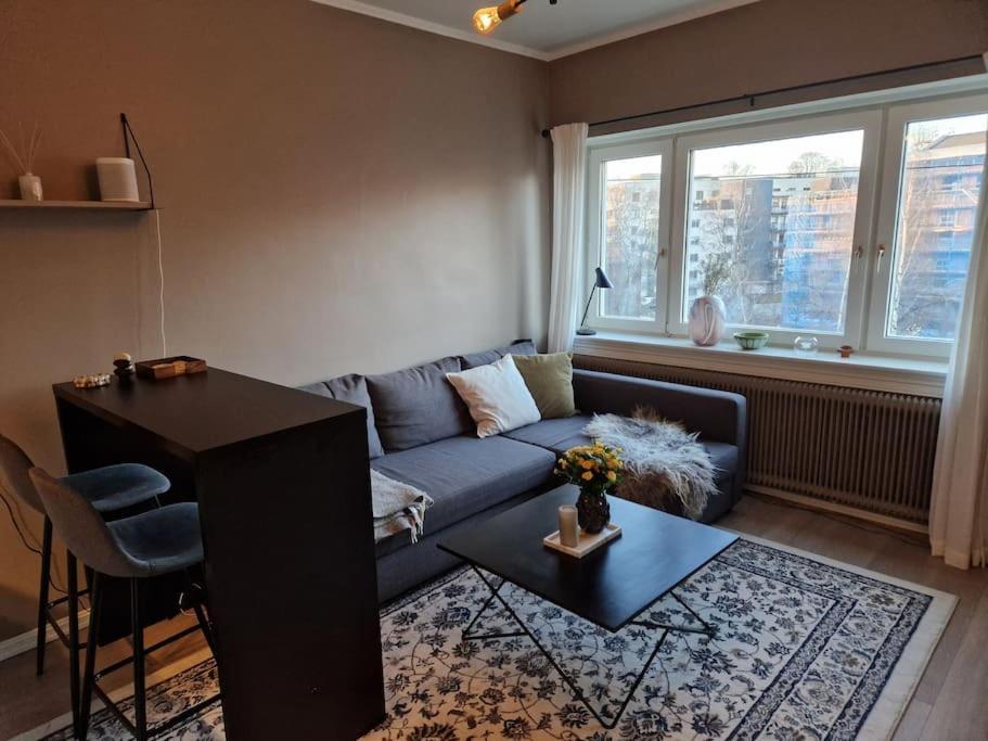 Private In Apartment *